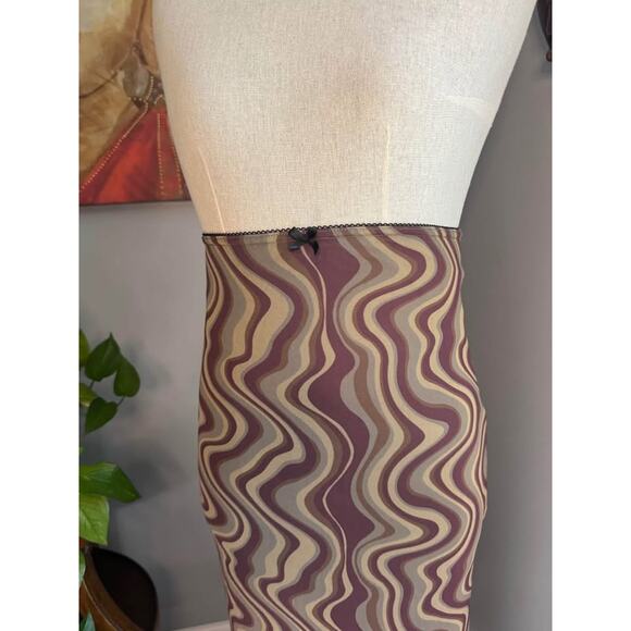 Urban Outfitter Y2K Style Wave Printed Maxi Mesh Maxi Skirt - Picture 5 of 10
